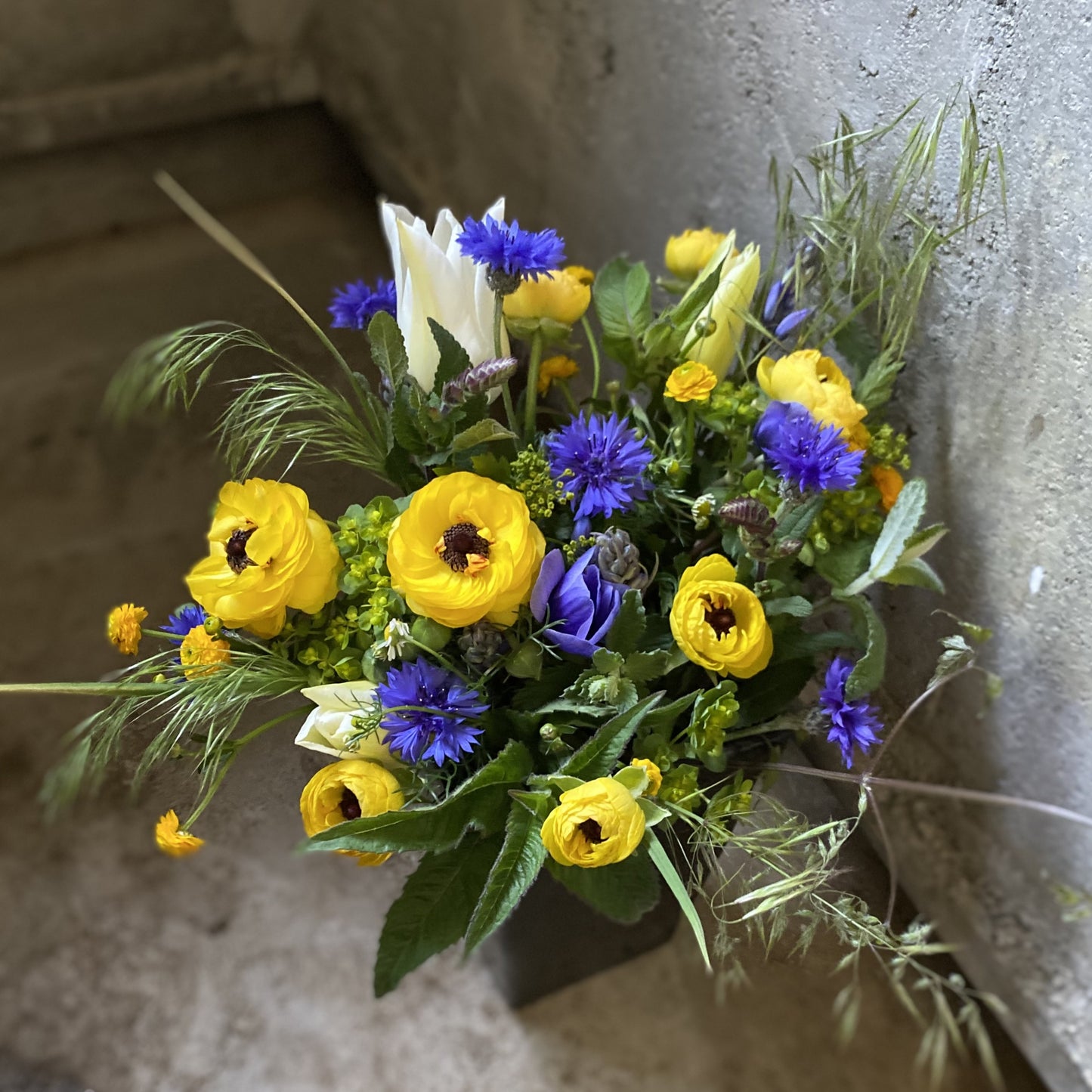 Seasonal Organic Garden Bouquet L